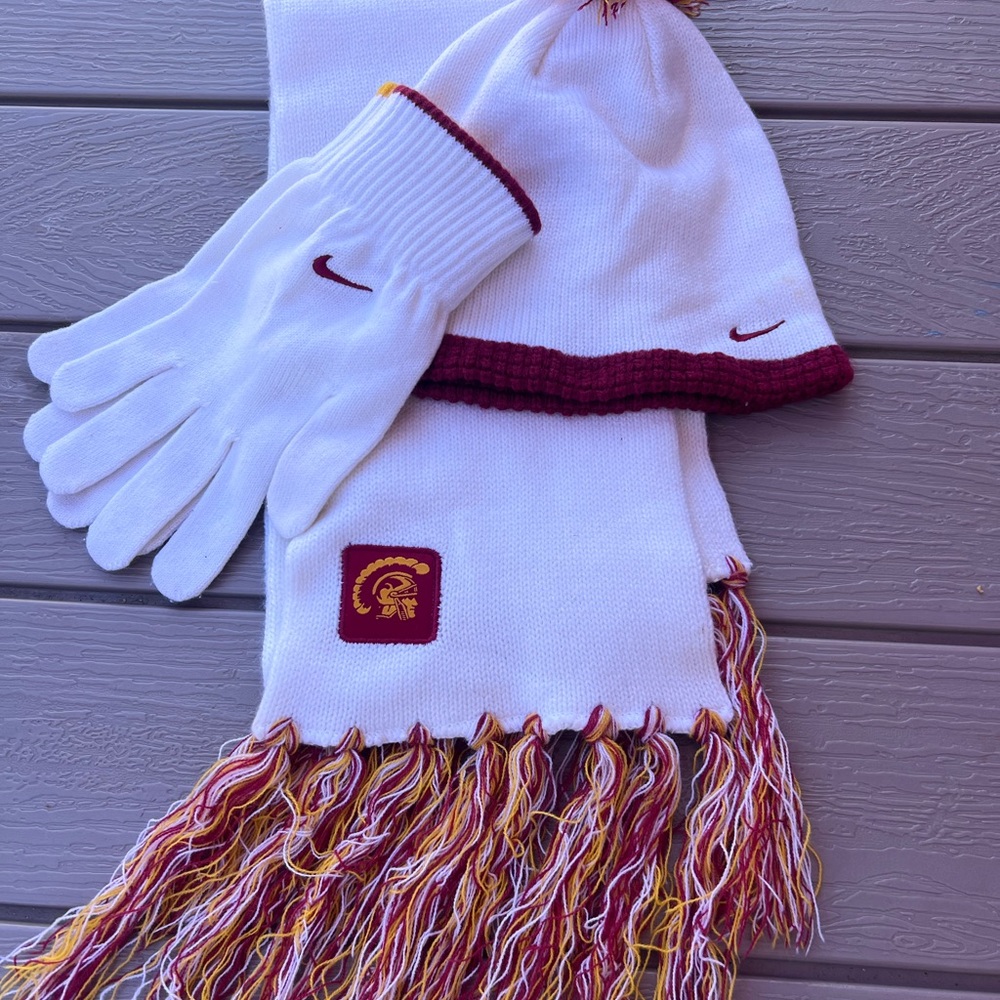 Nike USC Women's White and Maroon Gloves and Scarf Set